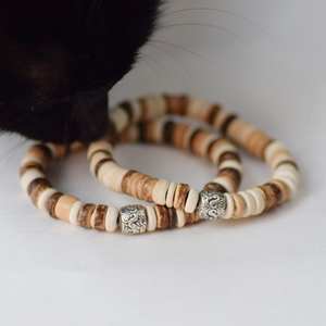 กำไลข้อมือไม้มะพร้าวประดับลูกปัดธรรมชาติ กำไลบำบัดสำหรับผู้หญิงผู้ชาย กำไลไม้ยืดหยุ่นแบบซ้อนได้ เครื่องประดับสไตล์โบฮีเมียนสำหรับนักโต้คลื่น - Product Image 3