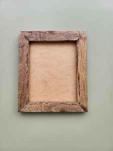 Cadre photo en bois de noyer massif avec finition élégante pour la décoration de maison de luxe - Product Image 3