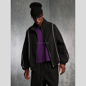 Survêtement en nylon pour homme avec col en entonnoir et coupe-vent en toile à passepoil subtil coupe régulière - Product Image 1