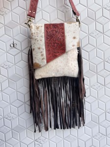 กระเป๋าหนังวัวแท้แฟชั่นขายส่ง งานแกะสลักลายมือ กระเป๋าสะพายข้างสไตล์โบฮีเมียน กระเป๋าขายดีสำหรับผู้หญิง ใช้งานได้หลากหลาย - Product Image 4