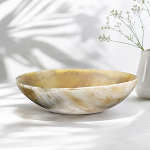 Exquisito Tazón Decorativo de Cuerno de Búfalo, Vajilla de Lujo Hecha a Mano y Sostenible, Centro de Mesa Elegante para la Comedor - Product Image 1