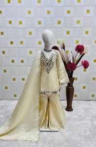 Conjunto de Traje Palazzo con Bordado de Espejo en Color Crema y Dupatta, Ropa Tradicional Étnica para Bodas - Product Image 5
