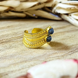 Bague en laiton ethnique Lapis Lazuli au look premium, plaquée or 18 carats, motif tribal Chevron, bijoux statement pour femmes, vente en gros/OEM/ODM - Product Image 4