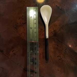 Cuillère artisanale en os de buffle, ustensile de cuisine durable et naturel pour cuisiner et servir, au meilleur prix - Product Image 3