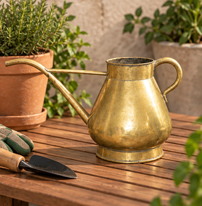 AK Brass Export Alta calidad Premium Brass Lota Design Regadera para uso en el jardín Suministros de riego - Product Image 4
