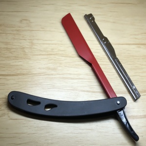 มีดโกนหนวดตรงสแตนเลสอย่างดีเคลือบโลโก้ร้านตัดผมมืออาชีพ พร้อมใบมีดแบบโชว์ - Product Image 1