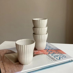 Tasse en céramique tendance 2026, design à rayures personnalisées, décoration intérieure, tasse à café personnalisée sans poignée par UO INDIA - Product Image 1