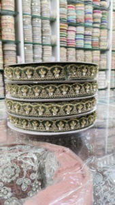 Bordure en dentelle brodée avec perles de design, bordure décorative multicolore pour vêtements ethniques, couture et projets d'artisanat - Product Image 4