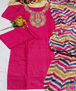 ชุดเสื้อผ้าฝ้ายปักลายแฟนซี พร้อมกางเกงและผ้าคลุมไหล่ สำหรับงานเทศกาล ราคาขายส่ง เสื้อผ้าชาติพันธุ์ หลายสี หรูหรา แห้งเร็ว - Product Image 2