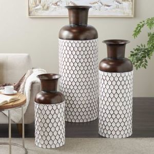 Ensemble de 4 vases en métal martelé argenté, décoration de table contemporaine, faits à la main - Product Image 3