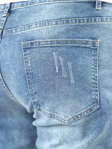 Jeans en denim coupe droite pour homme |   Pantalon décontracté confortable avec broderie et boutons, écologique, idéal pour les activités de plein air au printemps - Product Image 6