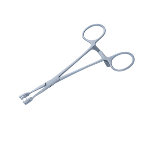 Pinza de cirugía general reutilizable manual Ikuta para huesos, de Metal Med - Product Image 3