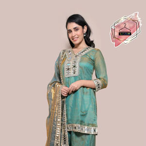 ชุดเสื้อผ้าไหมเฟนดี้ปักลายกระจกแบบพาลาซโซ่ เสื้อไหมเฟนดี้เย็บสำเร็จพร้อมคอวีและชุดผ้าคลุมไหล่พาลาซโซ่ปักลายกระจกอย่างดี - Product Image 1