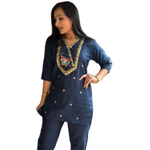 Tissu en coton pur pour femmes adultes, pour Kurta/Kurti et vêtements de soirée, avec broderie - Product Image 1