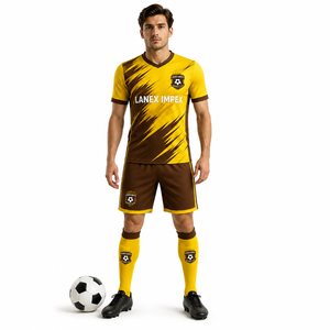 Ensemble de maillots de football personnalisés OEM, uniforme de football, vêtements de sport en gros pour équipes, maillots à manches courtes et shorts pour hommes et garçons, kit de club par sublimation - Product Image 2