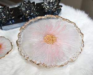 Base de Resina Premium Hecha a Mano con Detalles en Rosa y Plata para Exhibición de Pasteles en Bodas, Fiestas de Cumpleaños y Decoración de Mesas de Lujo - Product Image 3