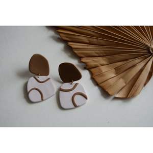 Handmade Designer <b>Resin</b> <b>Earrings</b> Luxury Finish Artistic Craftsmanship Modern Fashion Styling Durable Crystal Fashion Accessories - Product Image 3