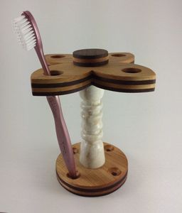 Portacepillos de dientes de madera hecho a mano con múltiples compartimentos para el hogar, hotel y baño de invitados - Product Image 3