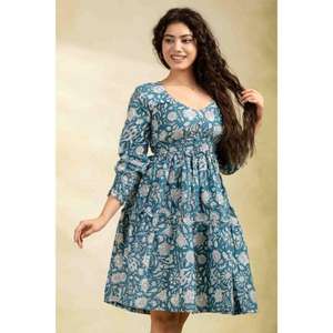 เดรสสีฟ้าอมเขียวลายดอกไม้ แขนยาว คอวี เอวธรรมชาติ ผ้าฝ้ายน้ำหนักเบา เป็นมิตรกับสิ่งแวดล้อม ทรงเอไลน์ ชุดเดรสฤดูร้อนสำหรับใส่ลำลอง - Product Image 1