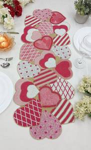 Camino de Mesa de Tela Hecho a Mano con Diseño de Corazones y Cuentas, en Rojo, Rosa y Blanco, Bonito y Decorativo - Product Image 6