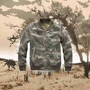 Chaqueta Cargo con Capucha para Hombre – Chaqueta Elegante y Funcional para Días Lluviosos y Viento con Logotipo Personalizado - Product Image 4