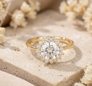 แหวนหมั้นเพชรทรงกลม 2.50 กะรัต หรูหรา ทองคำขาว 14K ประดับเพชรแบบคลัสเตอร์  ผู้ผลิตเครื่องประดับสั่งทำพิเศษ - Product Image 2