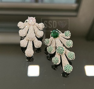 Pendientes de plata pulida de calidad premium impecable, modernos, para fiestas, bodas y eventos, colección para mujeres y niñas. - Product Image 2