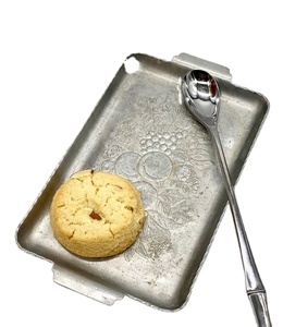 Bandeja de aluminio ligera elegante, bandejas de servicio con logotipo personalizado, plato de vajilla decorativo moderno, fácil de usar y portátil para uso doméstico - Product Image 1