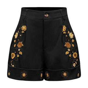 Shorts brodés fabriqués au Pakistan pour femmes, élégants, décontractés, confortables, parfaits pour un style de vie estival - Product Image 1
