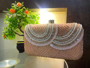 Porte-monnaie brodé de fleurs perlées pour femme, portefeuille chic, pour fête de soirée, mariage - Product Image 4