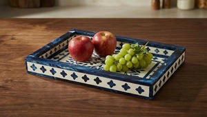 Plateau de service rectangulaire bleu en os incrusté, fait main, durable, avec motif traditionnel, pour un rangement moderne et vintage, idéal pour la maison - Product Image 4