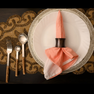 แหวนรองผ้าเช็ดปากทองแดงโบราณ |   ที่ใส่ผ้าเช็ดปากโลหะแบบตอกลาย สำหรับงานแต่งงาน โต๊ะอาหาร งานเลี้ยง ร้านอาหาร ของตกแต่งบ้าน ของขวัญ - Product Image 2