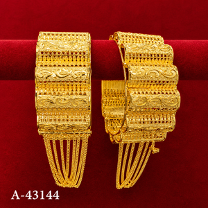 Vintage 24K Gold Plated Cuff <b>Bracelet</b> Flower Design Women's Wedding Jewelry A-43141 - Product Image 2