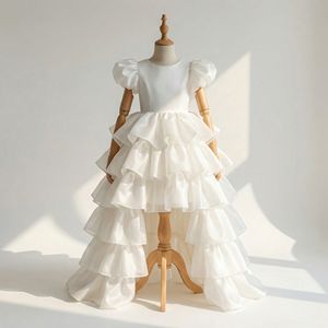 Robe de demoiselle d'honneur chic ivoire asymétrique à longue traîne pour mariage et cérémonie de Pâques, tenue de cérémonie de luxe pour filles - Product Image 1