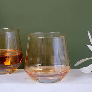 Elegantes Vasos de Cóctel de Vidrio Escocés - Product Image 1