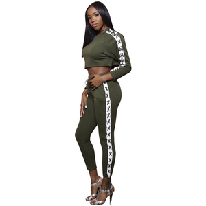 Conjunto Deportivo de 2 Piezas para Mujer, Color Verde Oliva, Top de Manga Larga con Cuello en V, Leggings Ajustados de Cintura Alta, Spandex Transpirable - Product Image 1