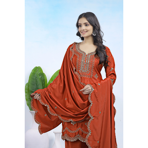 Conjunto exclusivo de kurti y pantalón de crepé natural con bordado de lentejuelas y dupatta a juego para mujer, ropa étnica festiva. - Product Image 5
