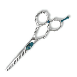 กรรไกรซอยผมระดับมืออาชีพ J2 ผลิตจากเหล็กกล้าไร้สนิมญี่ปุ่น พร้อมสกรูปรับระดับ สำหรับอุปกรณ์ร้านทำผม - Product Image 3