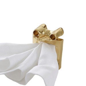 Anneaux de serviette en métal doré de luxe pour une décoration élégante de table, fournitures pour fêtes de mariage et supports de serviettes en laiton pour hôtels et restaurants - Product Image 1