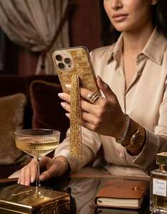 Étui de téléphone brodé en satin gaufré, fait main, écologique, avec motif floral bleu, autres formes, thème sportif, coloré - Product Image 1