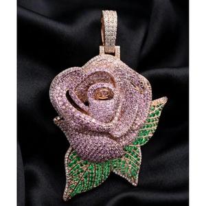 Collar Hip Hop de Plata de Ley 925 con Colgante de Diseño de Rosa con Incrustaciones de Diamantes Moissanite Rosa y Verde - Product Image 1
