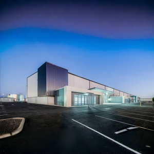 Edificio Industrial de Almacenamiento, Solución de Almacenamiento con Estructura de Acero Prefabricada y Personalizada - Product Image 1