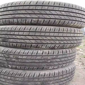 Pneus de camion d'occasion de première qualité, en caoutchouc naturel, épais, durables, noirs, différentes tailles - Product Image 4