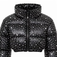 Blouson court matelassé pour femme avec strass et logo, imperméable, coupe-vent, en polyester, à capuche, pour l'hiver