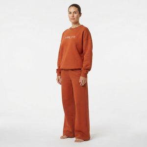Conjunto de Chándal Casual para Mujer al por Mayor: Sudadera de Manga Larga con Hombros Caídos, Cuello Redondo y Pedrería, y Pantalones de Pierna Ancha - Product Image 4