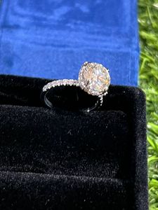 Anillo de Compromiso de Moissanita Blanca, Plata de Ley 925, Bañado en Rodio, Corte Brillante Redondo, Anillo de Lujo para Mujer, Regalo de Boda - Product Image 2