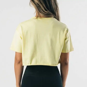 Sudadera corta elegante y cómoda para mujer, perfecta para usar en capas ligeras. Sudadera corta con capucha para mujer, la más vendida para el invierno. - Product Image 2