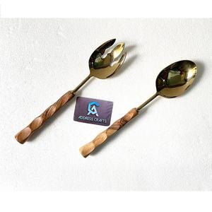 Ensemble de cuillères à salade en acier inoxydable de haute qualité avec manche en bois, ensemble de cuillères à salade plaquées or PVD, ustensiles de cuisine, vaisselle - Product Image 2