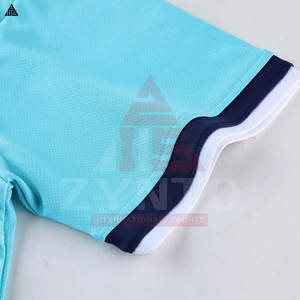 ชุดฟุตบอลแบบแห้งเร็ว พิมพ์ลายตามสั่ง คุณภาพสูง ขายส่ง ปี 2025 เสื้อฟุตบอลคลาสสิคสไตล์เรโทรสำหรับผู้ชาย - Product Image 5