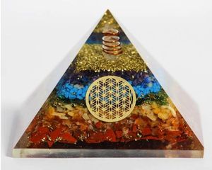 Belle Sept Chakra Orgone Pyramides En Gros Cristal Naturel Puces Colorées Pierre Sept Chakra Pyramides De Guérison - Product Image 1